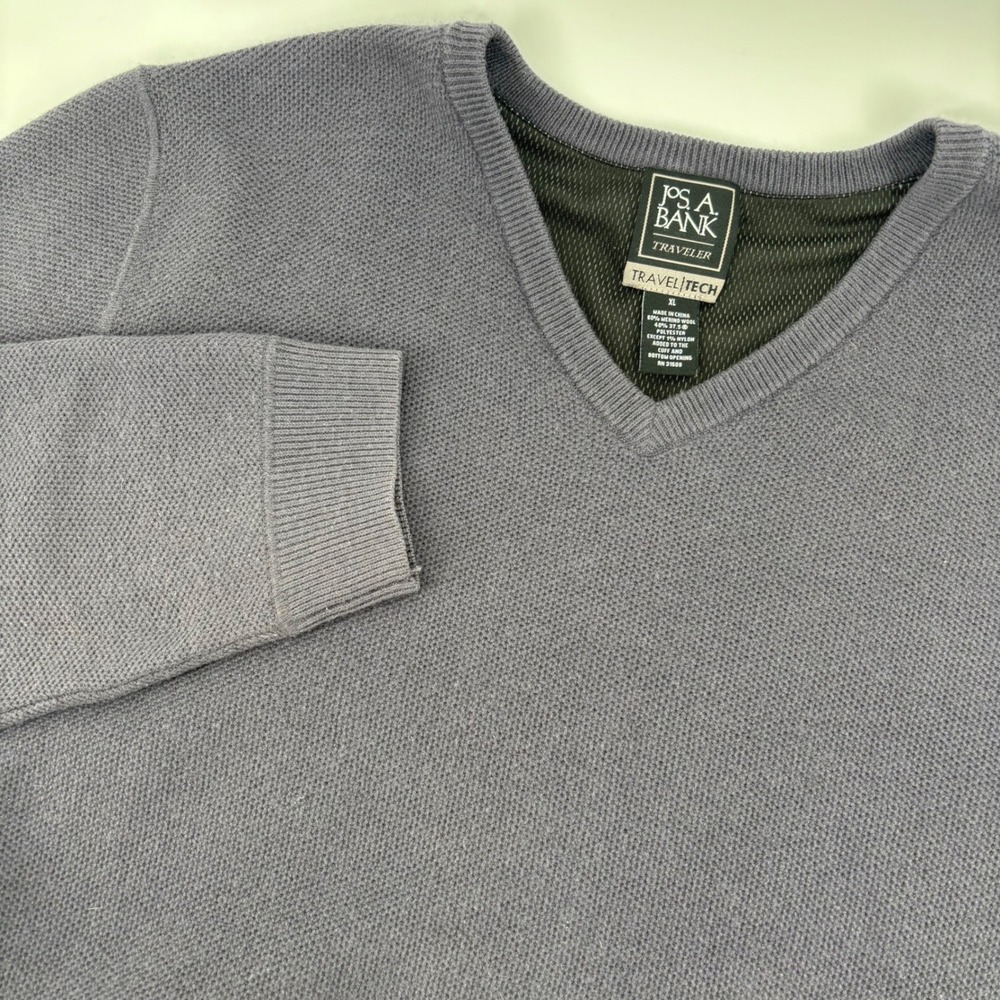 Jos. A. Bank V-Neck Sweater Mens XL Gray Excellent Merino Wool Travel Tech Knit